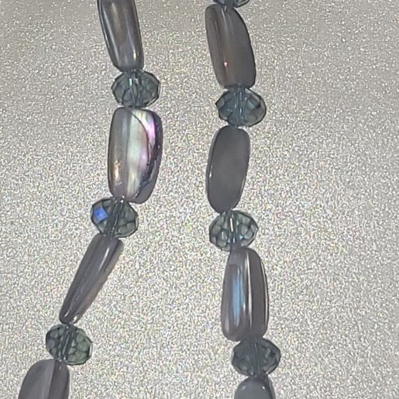 Lovely Abalone Shell and Crystal Bead 28" Necklace.  Iridescence. - Picture 7 of 14